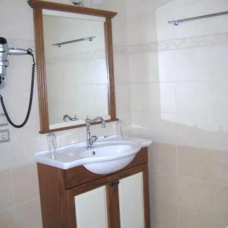 Nostos Hotel 3*
